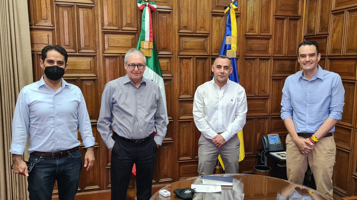 JGerardoRuizD's tweet photo. Un gusto coincidir con grandes amigos y aliados donde reconozco la buena gestión que han hecho por las y los jaliscienses.  

Con el Maestro @EnriqueIbarraP, @RicardoRodJim y @AlbertoEsquerG, seguimos trabajando y sé que juntos vamos a lograr grandes cosas para Jalisco. https://t.co/ZdLG9ksi8N
