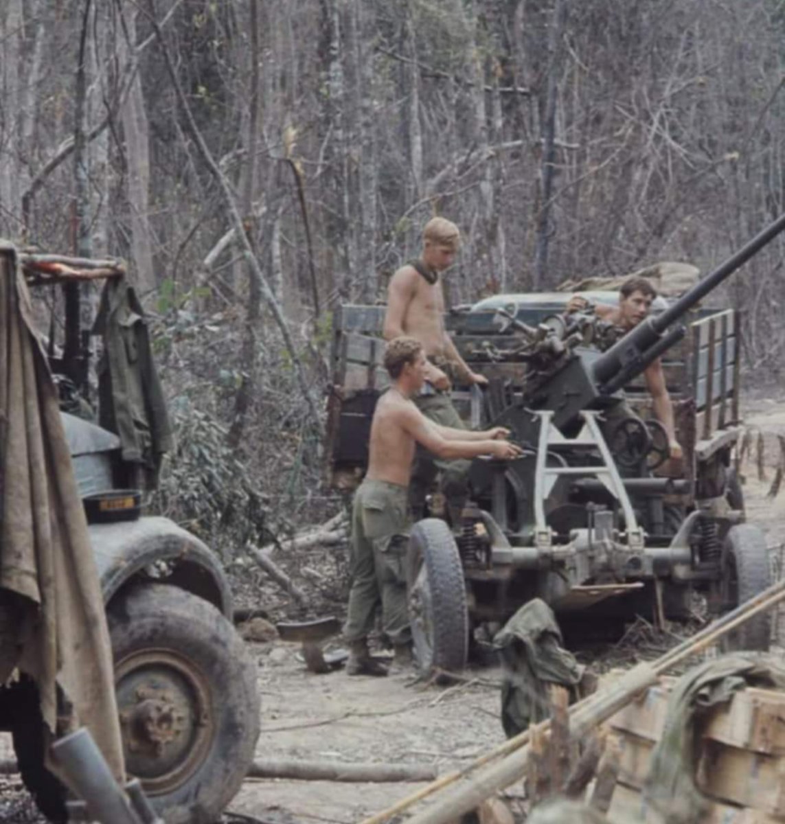 A Salute to the Veterans of A Shau Valley 
#VietnamWar #101stAirborne  #VietnamVeterans #ScreamingEagles #Veterans #VietnamVeteransDay
.
Original description and photos sourced from LIFE Magazine Archives