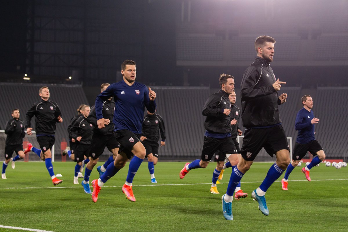 LV_futbols's tweet photo. Dubra atpakaļ treniņos, starp centra aizsargiem veselīga konkurence. #Stambula (foto: @kajbumba) https://t.co/pbRrLEL8bi