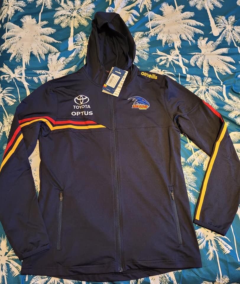 AnneMar70095965's tweet photo. Yayyyyy it arrived today! Im so pumped to wear my 2021 Crows hoodie this season to rep the @Adelaide_FC Thanks CROWmania β€ππ #weflyasone #CROWmania #AFC #gocrows #mynewfavehoodie https://t.co/zPjRjkh0a9
