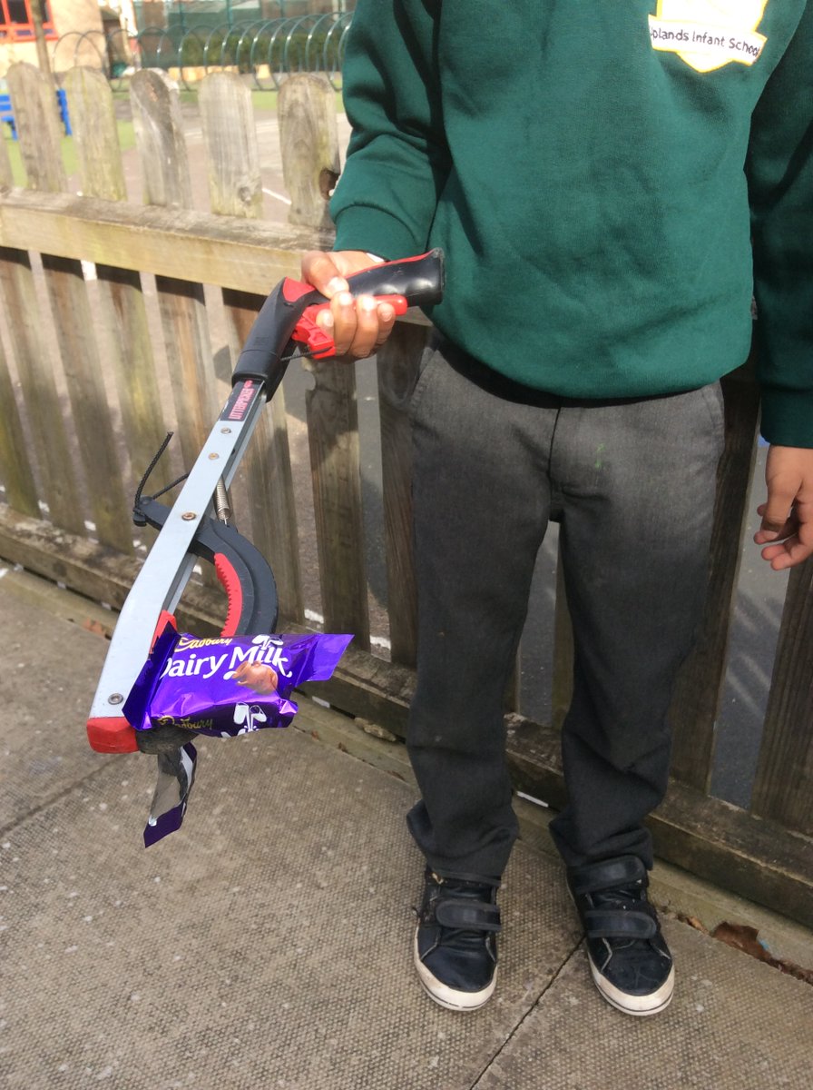 Some great photos showing children from #Uplands Infant School out litter picking in and around school recently...Well done Eco-citizens! <a href="/EcoSchools/">Eco-Schools England</a> #LitterLessLeicester #LitterLessCampaign #LitterLessTogether