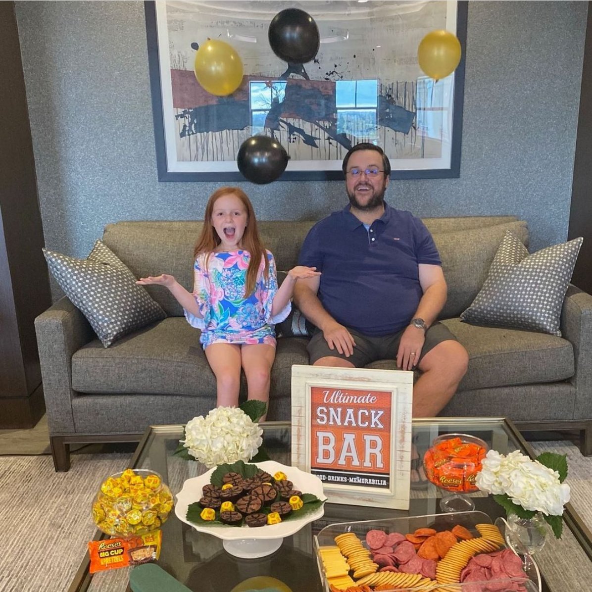 DonnaChaffins's tweet photo. I’m drooling over this game day spread! @happyfamilyblog is sharing some amazing tips for watching the tournament at home! #AD #Foundatwalmart #biteintothismadness https://t.co/GfPpjf3ViM https://t.co/sJSNTwmmi4