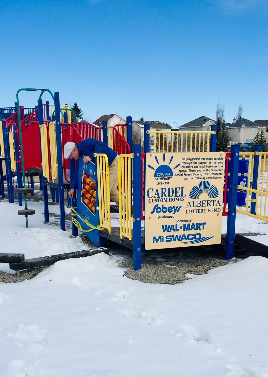 CBESomerset's tweet photo. 1st day of Spring Break &amp; CBE Facility Maintenance is going strong @CBESomerset in the cold, windy, snowy weather. Thank you CBE Facility Maintenance for keeping our buildings &amp; playgrounds safe.  #WeAreCBE #SomersetStrong https://t.co/BDjikZOB8P