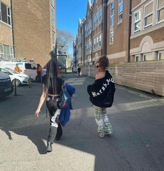 Jesy Nelson tweet media