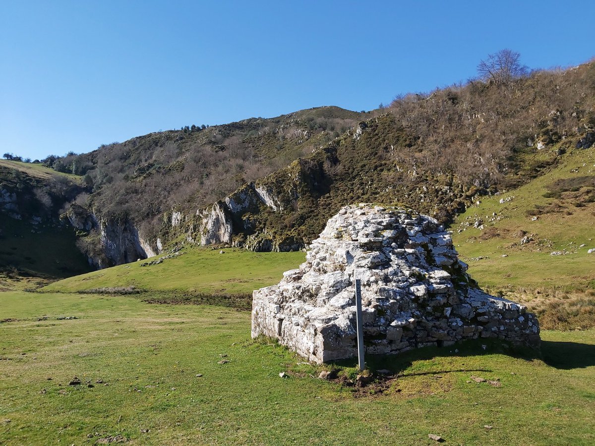 gmauseva's tweet photo. Alguna foto más de la salida de este pasado domingo:
#GMauseva  #montaña #senderismo #senderismoasturias #alpinismo #trekking #hiking
#grupodemontañaoviedo #oviedo #asturias 
#cordilleracantabrica  #paisajes #primavera https://t.co/vBHp3I1MLH