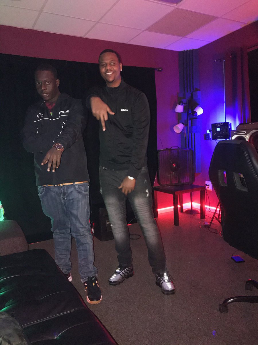BiscyChrist's tweet photo. Happy Birthday to my big brother, glad you always got my back, glad you always giving guidance, we see eye to eye but I’ll look up to you!!

Back to Back Birthdays for my brothers @ItsMe_Od love you God https://t.co/UmcGUgXWgp