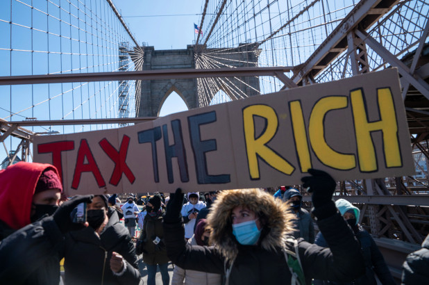scottmsommer's tweet photo. Housing Notebook M 3/29 @WBAI 8PM ET #NYS budget due 4/1. As @andrewcuomo's scandals grow, tenants still need protection, and he refuses to #TaxTheRich. @ceaweaver of @housing4allNY has the latest. @Met_Council @tenantspacny @nycDSA @nycdsa_housing https://t.co/3biNysTrno