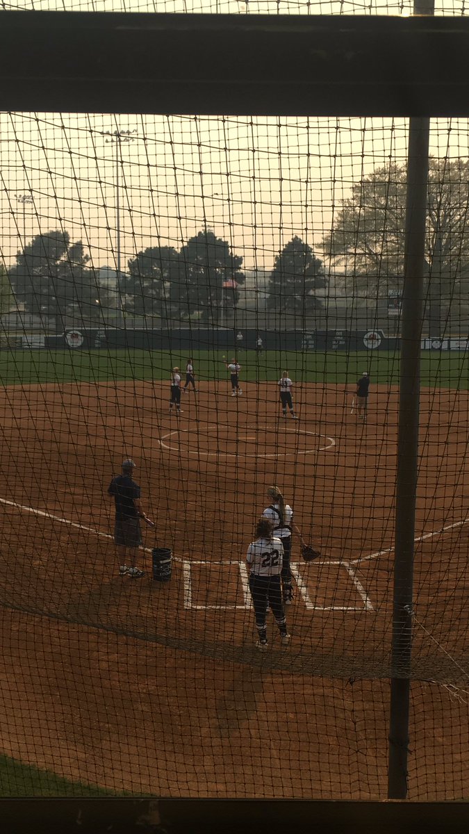 tim_radio's tweet photo. My view. #GetEmDogs @_gwoodsoftball_ @GWoodDogPound https://t.co/bMnNFXhTNm