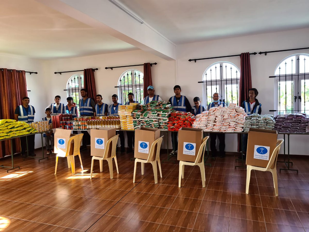 humanityfirstmu's tweet photo. #ARCHIVE: Food packing for Feed a Family project.

#HumanityFirst #ServingMankind #Mauritius https://t.co/5oml5wSn3v