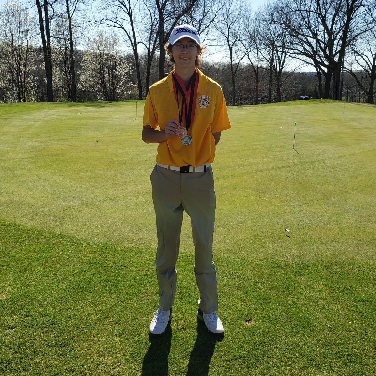 BorgiaBoysGolf's tweet photo. Congrats to Clayton Swartz. He medaled today (7th) at the Union HS Golf Tournament.
Great job Clayton! https://t.co/yOflSF7EGo