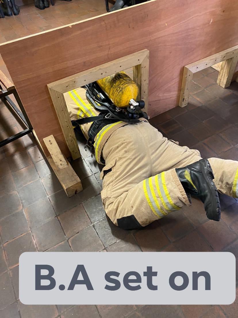 LFRSWestern's tweet photo. We train hard to to make sure we can deal effectively with any situation we may encounter. Today Red Watch worked on a self rescue scenario, a Breathing apparatus (B.A) team had found themselves trapped by fallen debris at an incident #RestrictedSpace #TrainedToSave π π§±πͺ΅ππ₯π https://t.co/finQedHWHu