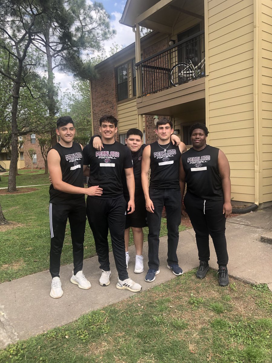 Ricky Tullos (@coachtullos) on Twitter photo Proud of these Oilers for giving back and serving our community with Pearland Outreach! <a href="/PearlandISD/">Pearland ISD</a> Proud of these Oilers for giving back and serving our community with Pearland Outreach! <a href="/PearlandISD/">Pearland ISD</a>