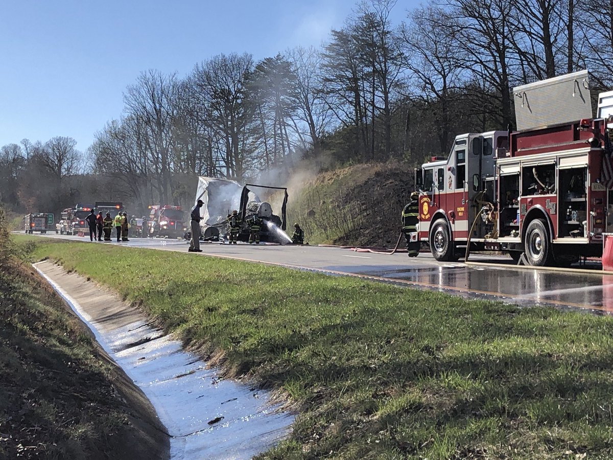 TonyDayWSET's tweet photo. Tractor trailer fire near Clarion Rd exit on 29 south. 29 southbound closed at Main St exit, Altavista. No injuries reported at this time. A small brush fire has been extinguished. Hazmat is on scene dealing with a “synthetic material.” https://t.co/BYGDw8Qv1d