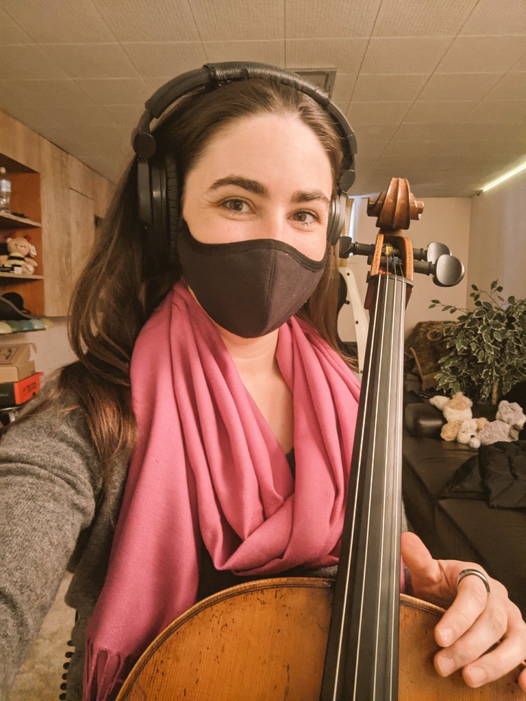 celloerika's tweet photo. Springing back to the recording studio! 🌸🌿Gorgeous new tracks in the works by @myheartsobsession #recordingsession #studiomusician #musicianlife #womeninmusic #cello #cellist #multigenre #cellistartistwriter https://t.co/Oetftlt6pq