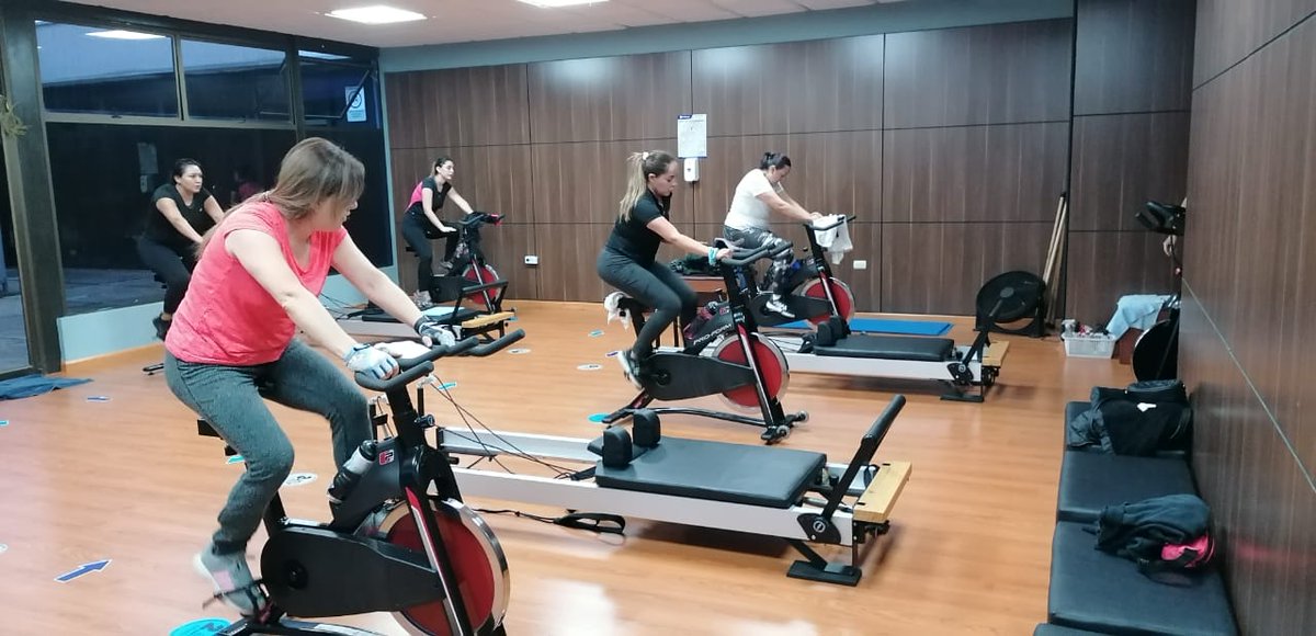 credu01's tweet photo. #Spinning #fitness #pilates #training #Motivation #credu01 
Ejercicio aeróbico y cardiovascular, se realiza sobre una biblioteca estática en el que se trabaja el tren inferior. Su objetivo es perder peso además de tonificar los músculos  y mejorar fuerza y resistencia https://t.co/xINWzLeaL9