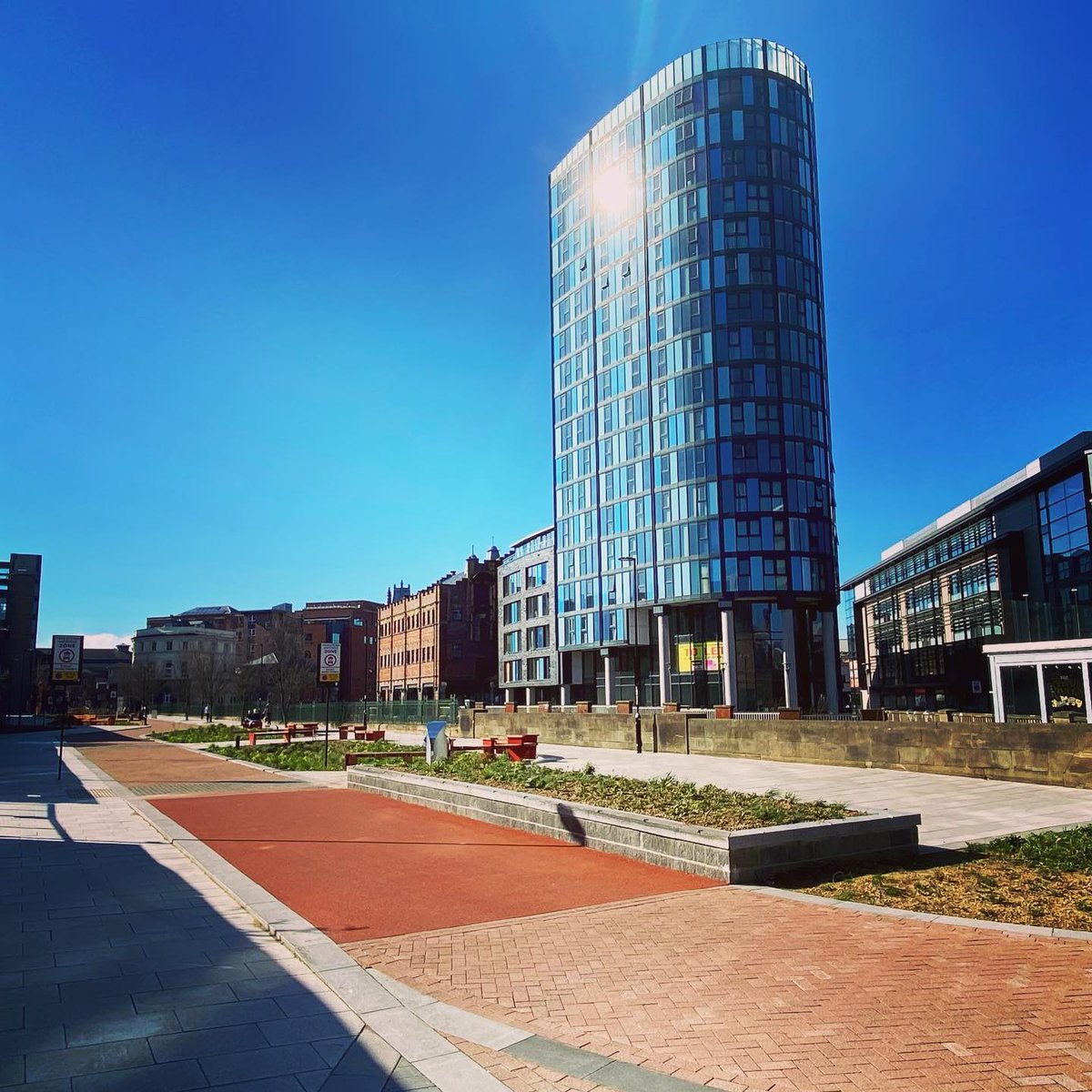 GimbalWalkTV's tweet photo. Sheffield looking beautiful in the spring sunshine today ☀️
#sheffield #sheffieldissuper #sheffieldcitycentre #castlegate #yorkshire #sheffieldbloggers
See here 👉 https://t.co/OlSrkPnt9I
Follow GimbalWalkTV on Insta 👉 https://t.co/1QEAFeZHbz
#gimbalwalk #gimbalwalktv https://t.co/fVYX50ehmV