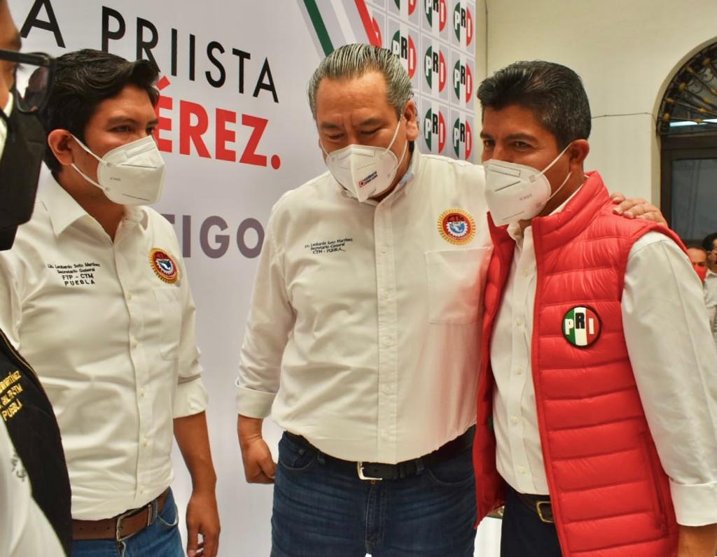 PoderNoticiaPue's tweet photo. En reunión con la estructura del @PRIdePUEBLA  @eduardorivera01 convoca a unir fuerzas a sumarse para tener el mejor gobierno municipal de Puebla🇲🇽. "Tenemos la capacidad y la experiencia. Con humildad #VaPorPuebla #VaPorMéxico🇲🇽 #CTM" https://t.co/4Y3VgjPhV5