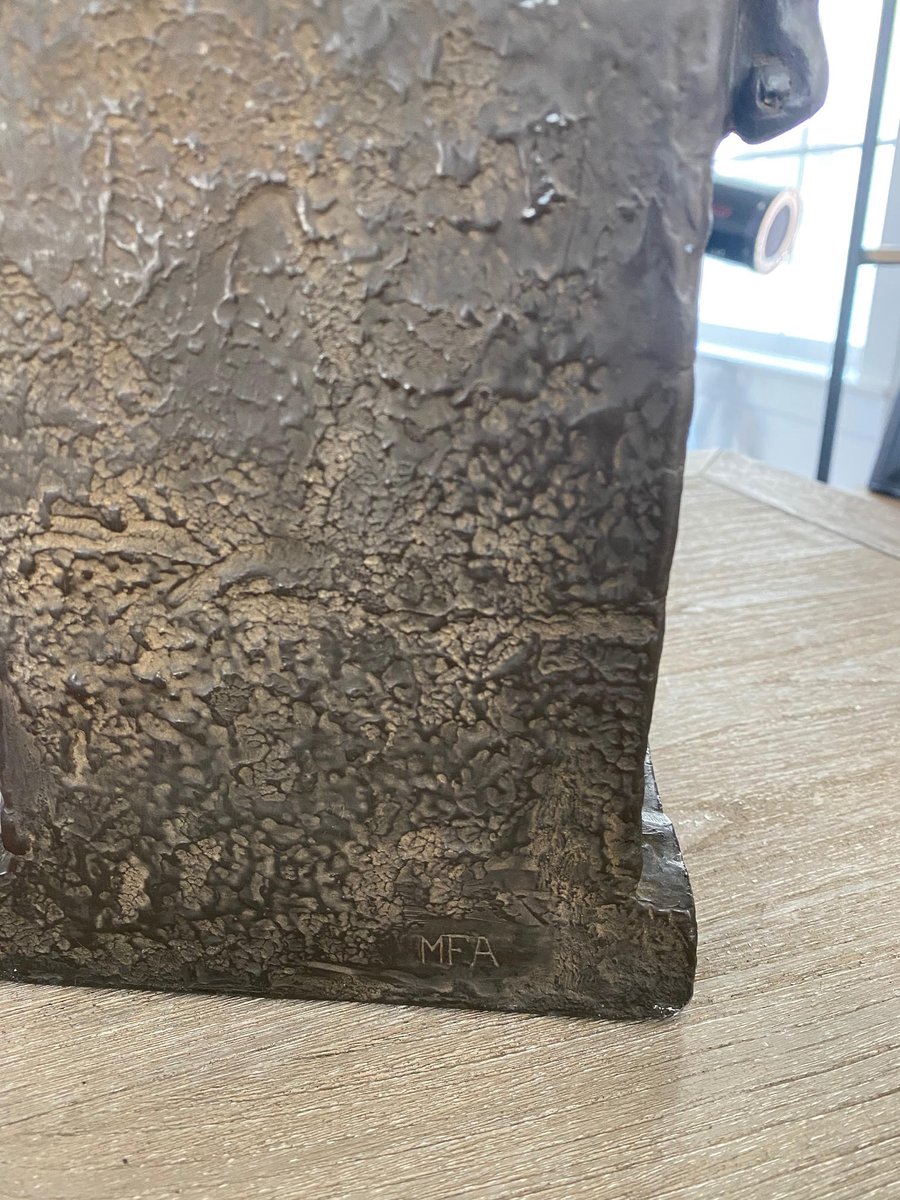 TheFlipcide's tweet photo. @DocCrom Hello!  I inherited this piece and wanted to see if you knew where it is from? https://t.co/7s0wqjTL72