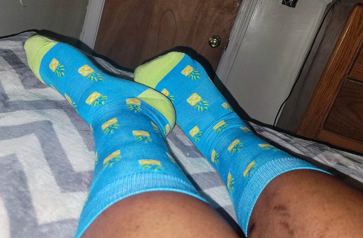 lifethrusocks's tweet photo. Just pineapples just Pinapples with this whole day #pineapple #kevinhart #sockgame #sockaholic #socksoftheday #sotd #sock #socks #feet #sockswag #sox #soxy #sockfetish #socklovers #sockgang #sockproblems #sockaddict #funkysocks #mensfashion #blackmenfashion #funsocks #happysocks https://t.co/XnoK9Kb5MP