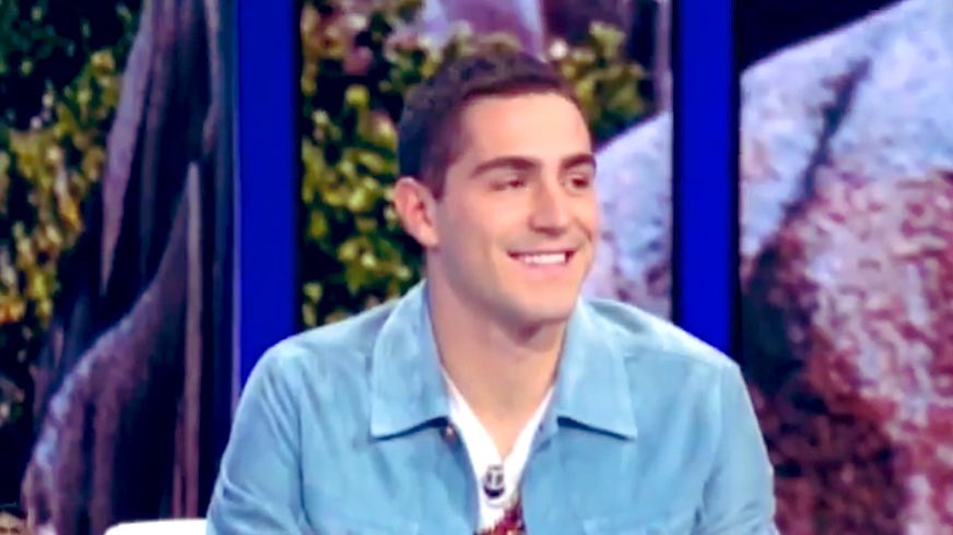 ADCRONOS's tweet photo. “ #tommasozorzi “:

2^ in tendenza Italia e 5^ mondiale, nell’80% dei tweet #isola c’è #tommasozorzi 

Ilary Elettra e IVA lontanissime dai primi posti in tendenza. Praticamente sta reggendo un programma da solo. #isola https://t.co/oAfuc0VsZQ
