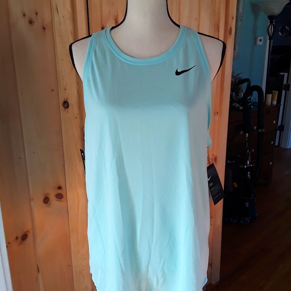 So good I had to share! Check out all the items I'm loving on <a href="/Poshmarkapp/">Poshmark</a> #poshmark #fashion #style #shopmycloset #gosopin #miken #nike: posh.mk/HHAxnFBa2eb