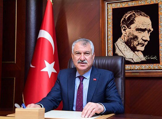 “TUTUKLANABİLİR” 
İDDİASI VAR ❗️
Adana’da <a href="/Adana_Bld/">T.C. Adana Büyükşehir Belediyesi</a> başkanı <a href="/ZeydanKaralar01/">Zeydan Karalar</a> ın <a href="/SeyhanBelediye/">Seyhan Belediyesi</a> Başkanı iken belediyenin Türkmenbaşı Bulvarı üzerindeki 4 bin 349 metre arsasının usulsüz satışı iddiasıyla cumhuriyet başsavcılığına intikal eden dosyasının sonucu merakla bekleniyor