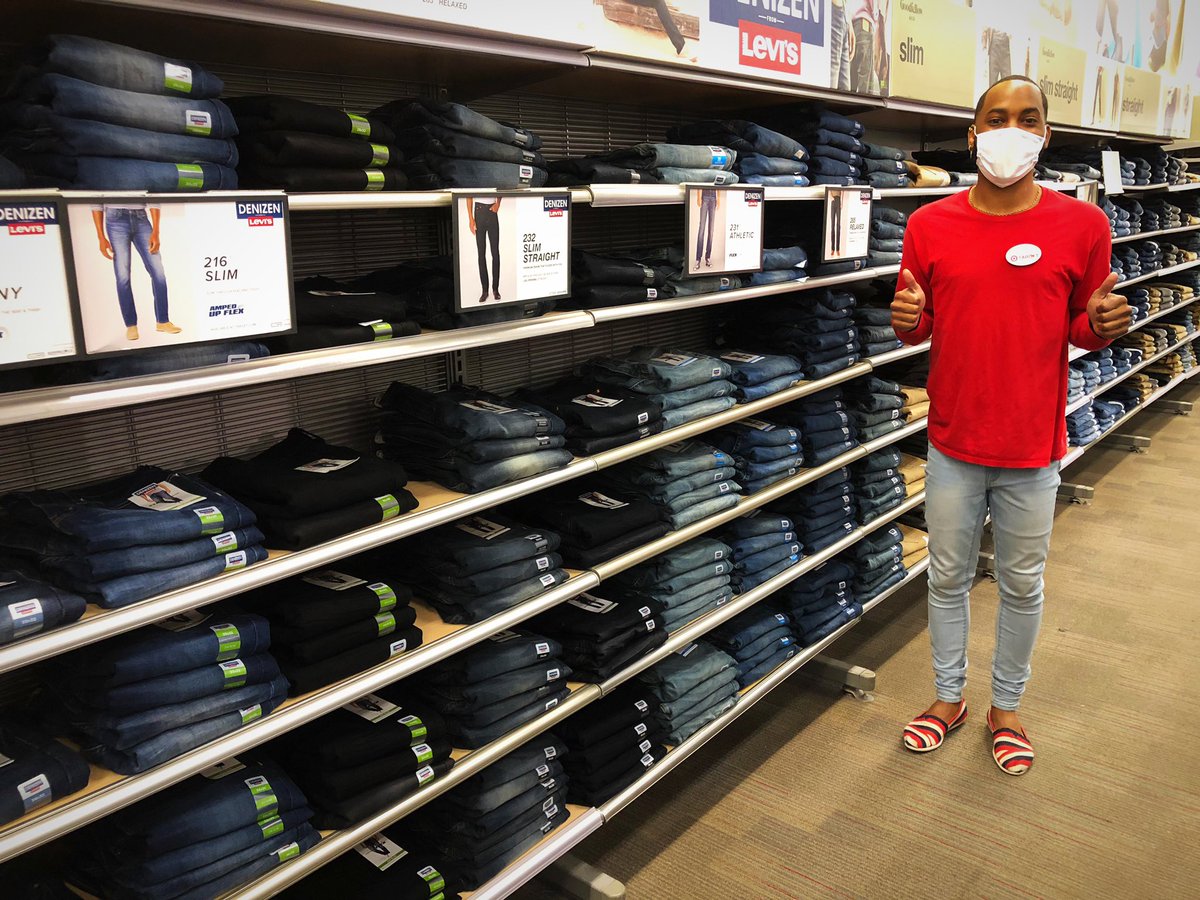 It’s a Jean wall war at 1369 today!!