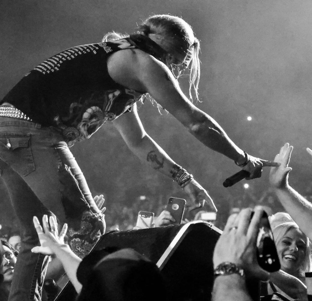 JBTConcerts's tweet photo. Looking back to June 2018 w/ @Poison. 🤘💚 Were YOU there? Tell us below!
📸: Christine Connallon Photography https://t.co/M1VOoDZh7E