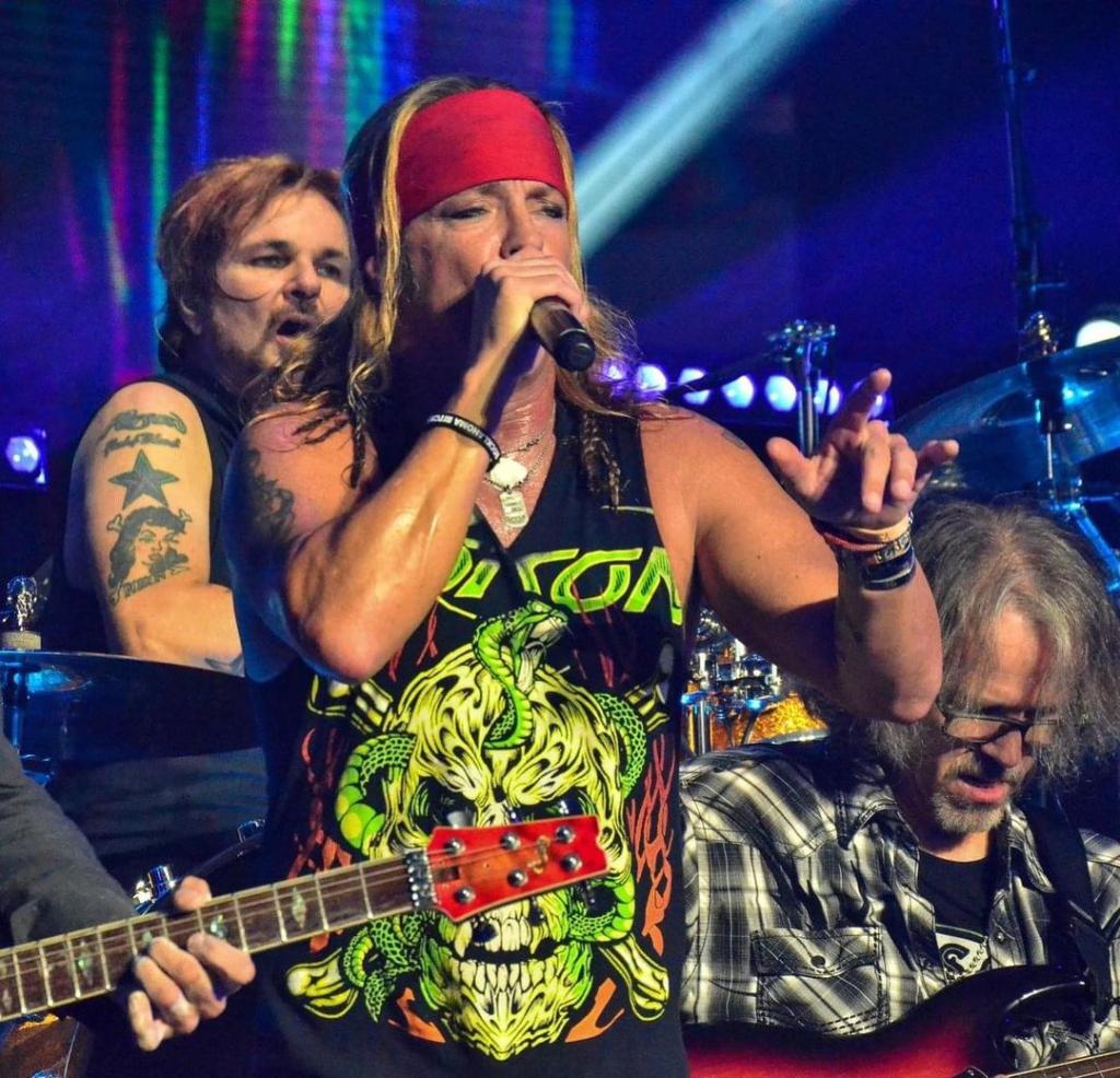 Looking back to June 2018 w/ <a href="/Poison/">Poison</a>. 🤘💚 Were YOU there? Tell us below!
📸: Christine Connallon Photography