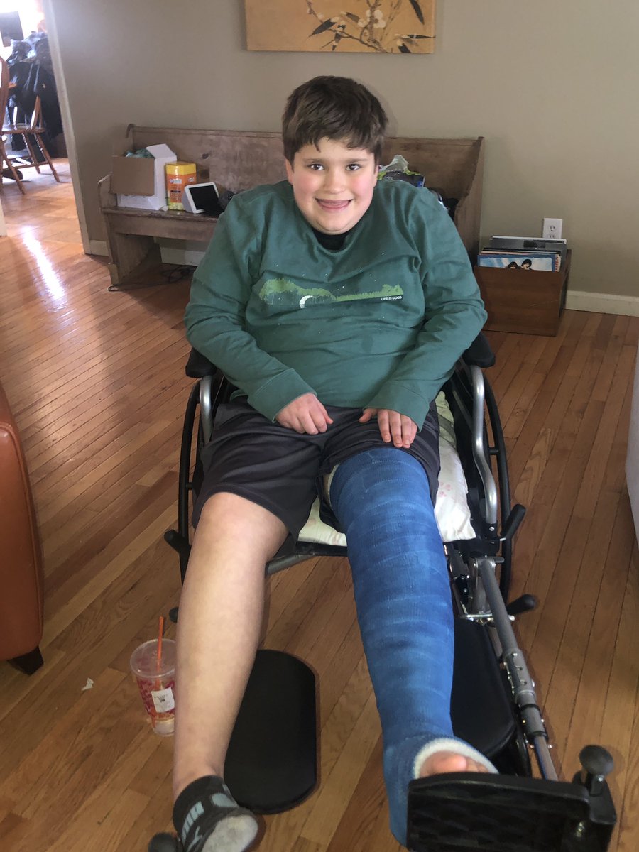 djluddy's tweet photo. Bravest boy I know got a new, lighter and waterproof cast today! He wanted green for the Brewster Bears but they were out and he settled for blue. #fracturedtibia #westchestermedicalcenter #autismsings #brewsterbears https://t.co/QhfSkpHyzC