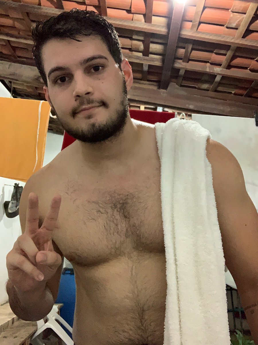 Heinekeim's tweet photo. 2 anos, 23 quilos e um banho de chuva a mais https://t.co/E1199VbebX
