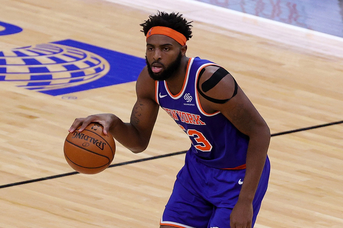 Sports agent alleges rival lured Mitchell Robinson away with $35K truck