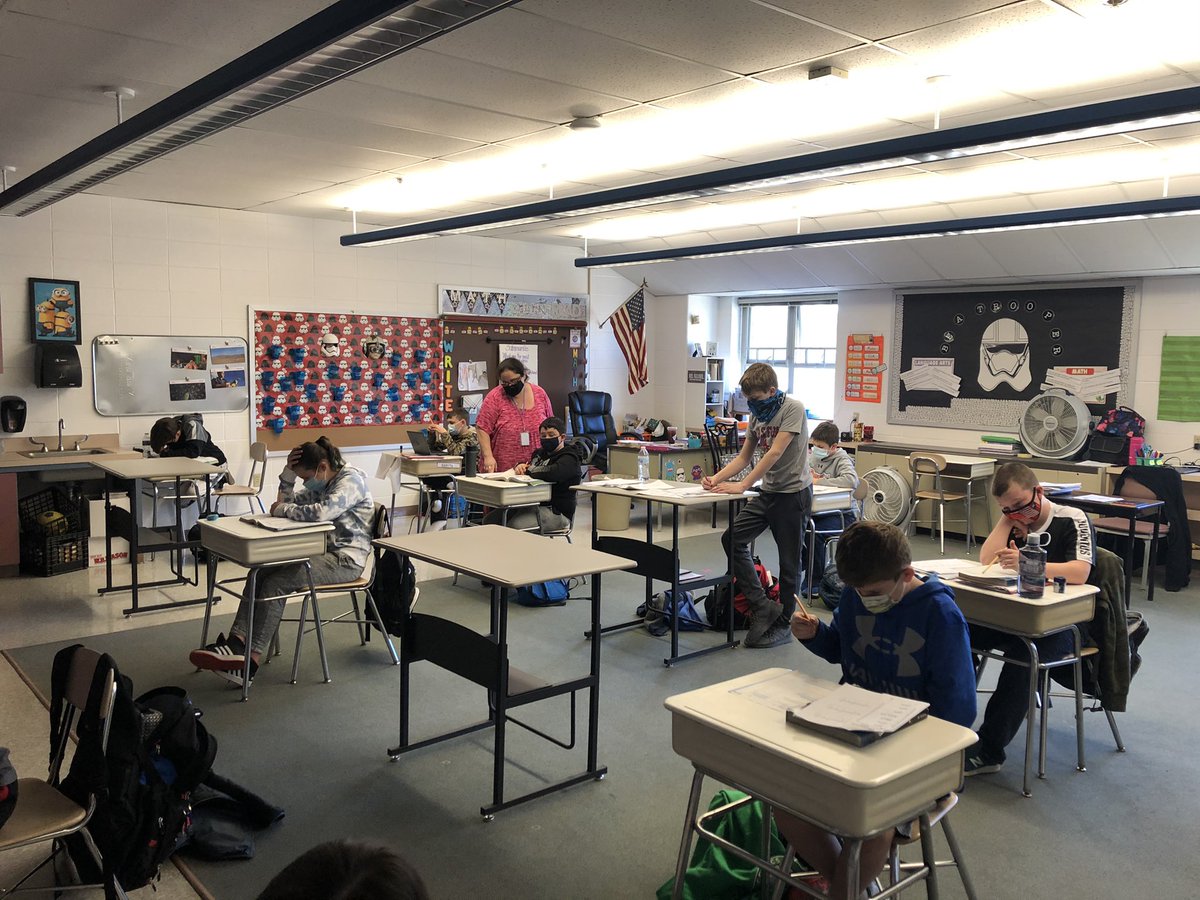BMRStrong's tweet photo. What an awesome day with the rest of our elementary students back in (grds 4 &amp; 5) joining grades PK-3     💜💛💜💛 #gratefultobeacharger @MillvElem_Prin @AfmJfk https://t.co/7uTPtr4x1i