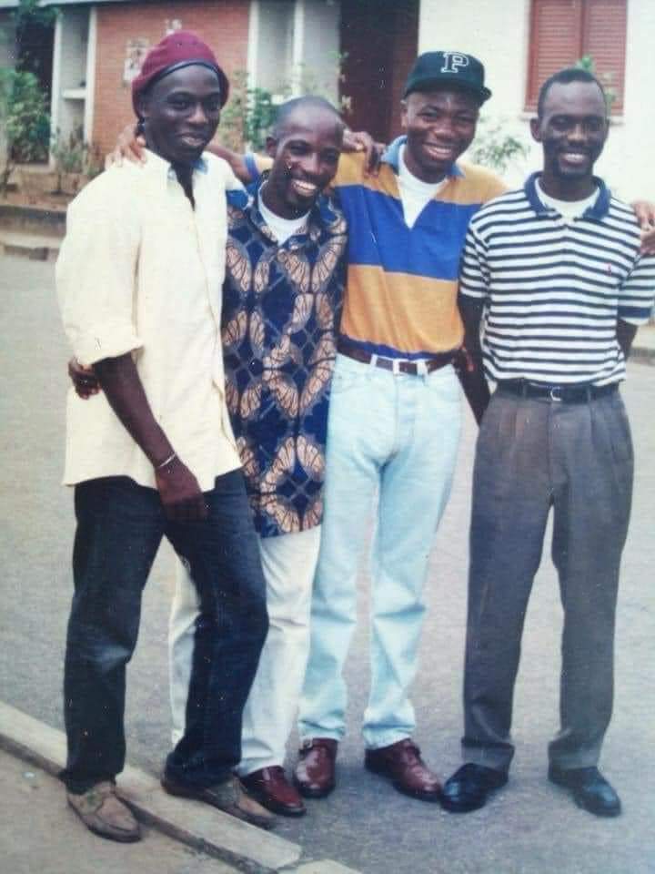 ZonePresse_'s tweet photo. Les choses de l’amitié
De la droite vers la gauche:
-Kouame Kouakou dit #OK
-Damana Adia dit #Pickass
-Blé Goude Charles dit le génie de Kpô
-Kamagate Souleymane dit Soul to Soul
À la cité Kwazulu Natal de yopougon (aujourd'hui cité policière). https://t.co/eam3gZAX11