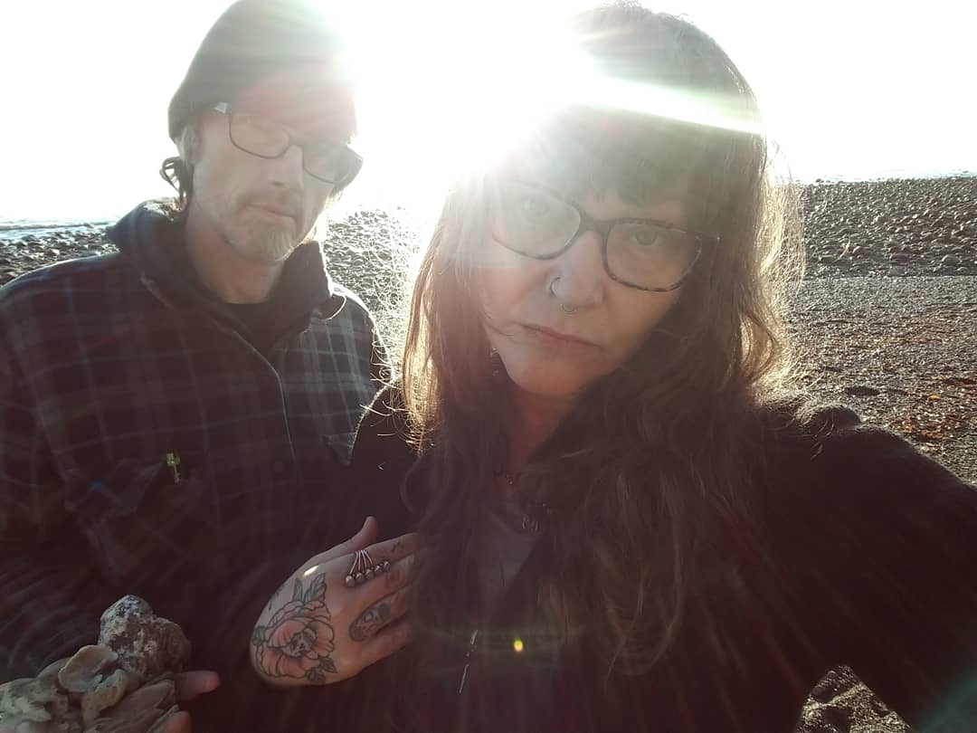 After a year on lockdown, we got that vax, fired up the tour van, and spent a week on the Oregon Coast.  Still totally away from humans, but it was the perfect time to practice our resting beach face.  Can we tour again now please?  Miss you all...

xoxo 
💗💀💗