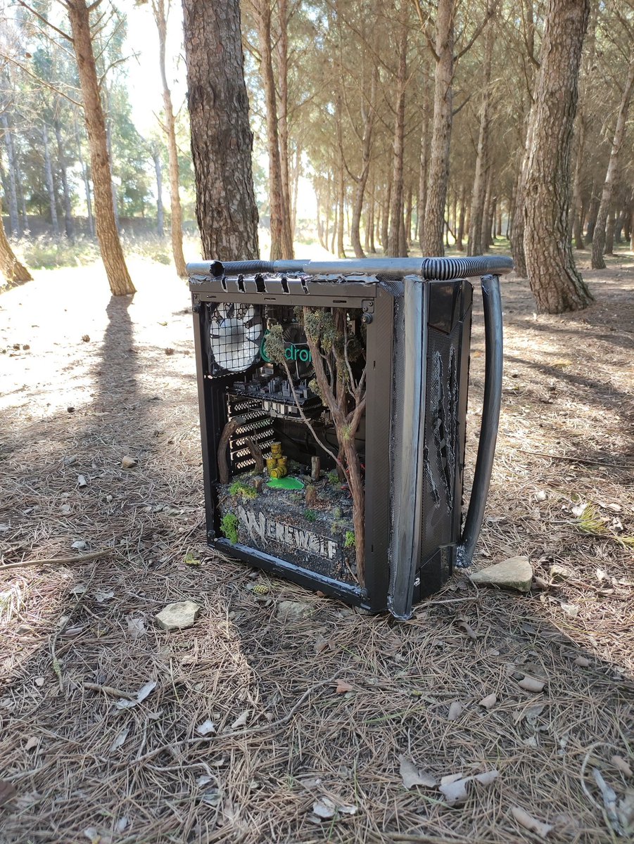 JaviRockandFuck's tweet photo. Hi!!! This is my last mod...... WEREWOLF PC Mod
I Hope you like it 🌙🐺🐺🐺
Box By @AEROCOOL_
@WerewolfVGAME @CyanideStudio @NacongamingES @AerocoolGlobal https://t.co/GwIBhcTg5f