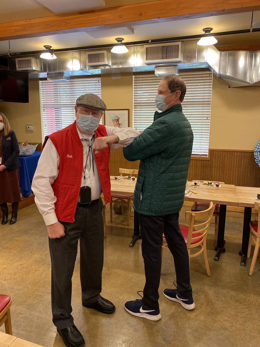 Ron Wyden tweet media