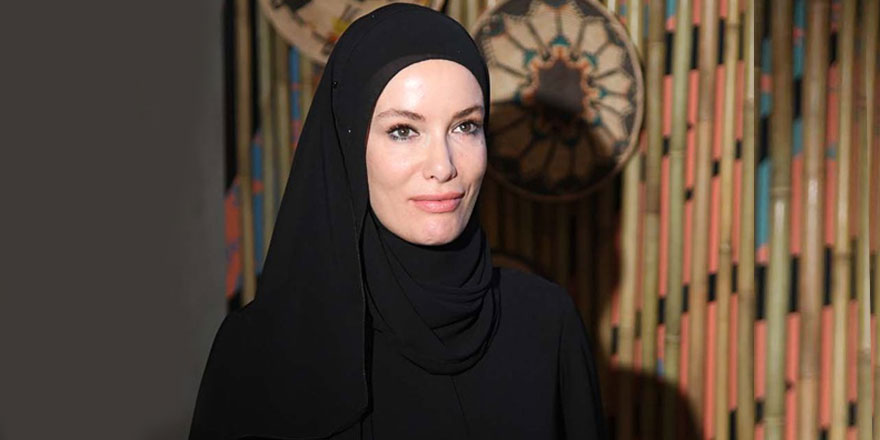 Eski oyuncu Gamze Özçelik "İstanbul sözleşmesi yaşatır bu konuda niye paylaşım yapmıyorsunuz' diyenler var ben Allah'a iman ettim sadece ve sadece o yaşatır ve öldürür ve diriltir" ifadelerini kullandı.
