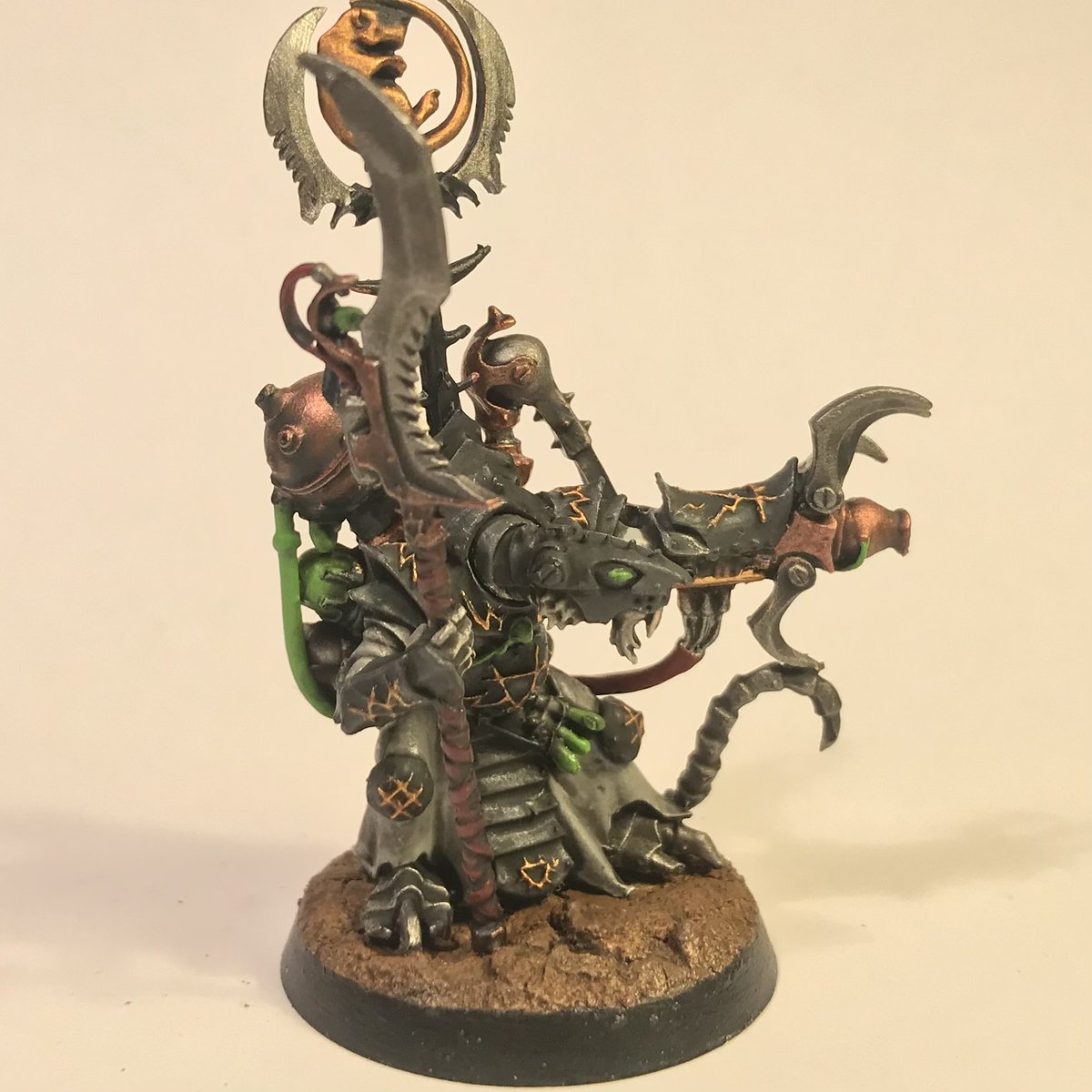 Vulkans_Forge's tweet photo. And with that Iโm calling him done ๐ really happy how he turned out and it was trying a different basing style ๐ #Warmongers #WarhammerCommunity #Skaven #PaintingWarhammer #IkitClaw #AgeOfSigmar #EndTimes #DropTheBase #jobdone https://t.co/EqJ2bRBVxK