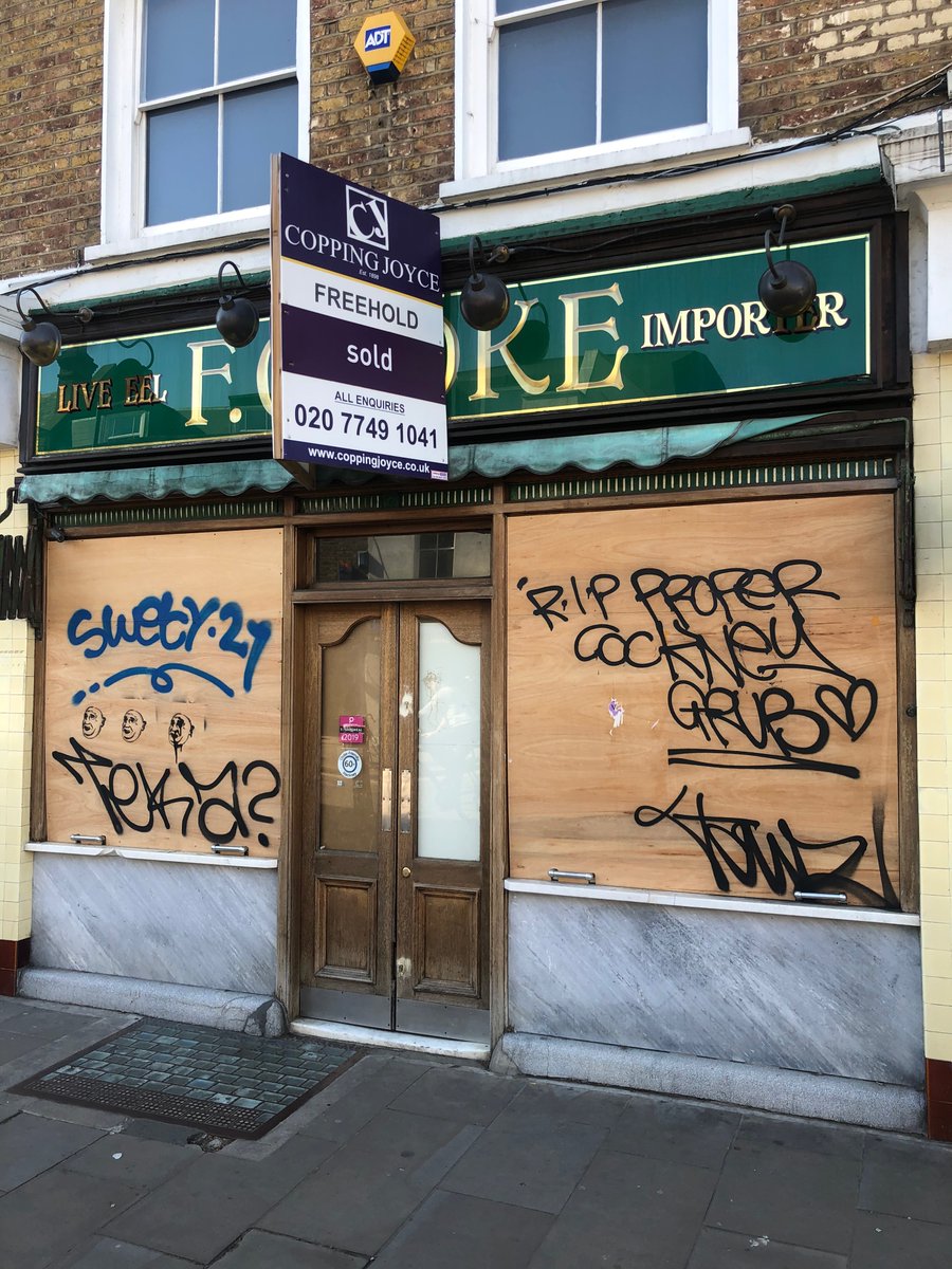 thegentleauthor's tweet photo. The death of pie &amp; mash in Broadway Market https://t.co/ywhLYgVYop