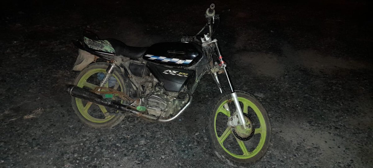 PoliciaEcuador's tweet photo. OPERATIVOS CONTRA LA RECEPTACIÓN

Permiten la retención de 7 motocicletas que presentan adulteración en su serie alfanumérica de chasis y motor. 

#Esmeraldas
#ServirYProteger https://t.co/3p2YItM0oV