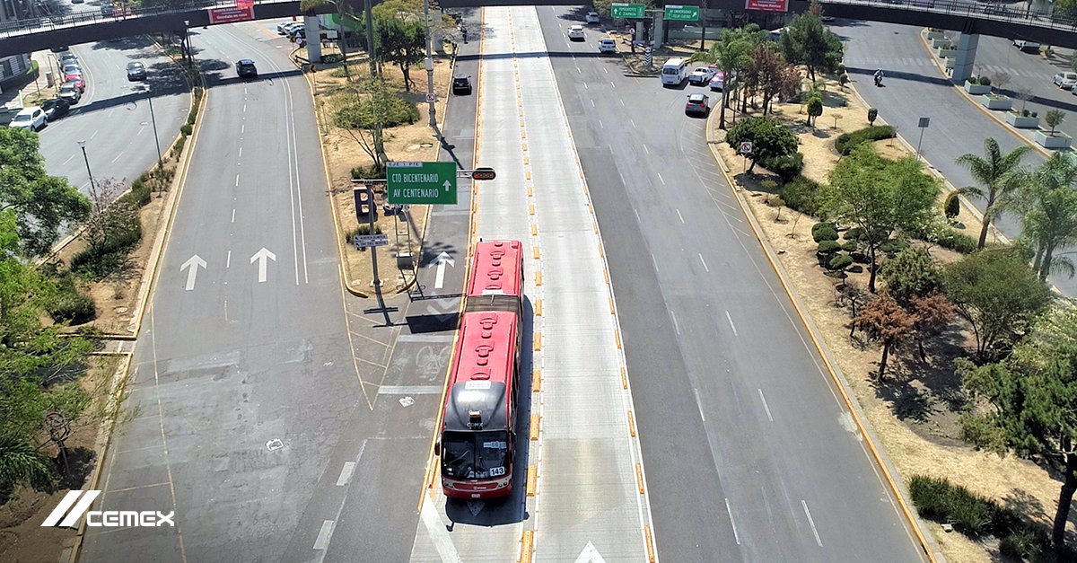 ¡Contribuimos a mejorar el transporte! 🚈
En la recién inaugurada ampliación de la Línea 3 del Metrobús de la #CDMX, hemos suministrado 14,196 m3 de concreto hidráulico, tanto en carriles de circulación como en la construcción de las 5 nuevas estaciones. cmx.to/31xUYkq