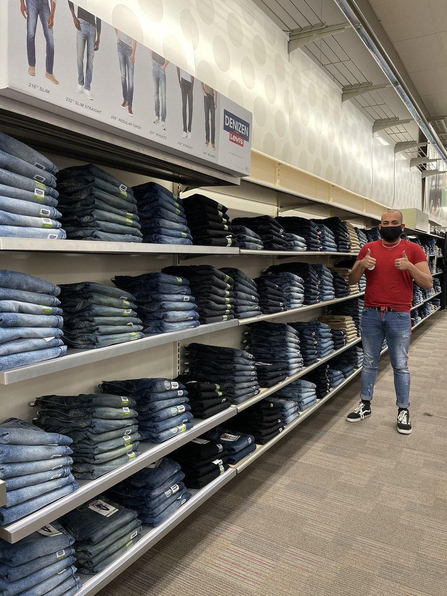 patytarget's tweet photo. Every day is a good day to show off high standards! DBO Daniel is rocking it! 🤩 #crispyfolds #standardsallday #thegreat2498” https://t.co/IR4xtV330h
