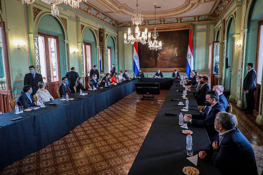 msaludpy's tweet photo. Salud y economía buscan mantener activos diferentes sectores, bajo protocolo sanitario

El diálogo entre representantes del Ejecutivo, gremios económicos y de producción, se realizó con el fin de coordinar y mantener activos los sectores económicos.

➕ℹ https://t.co/vp1h6vVxED https://t.co/GpELgExmG0