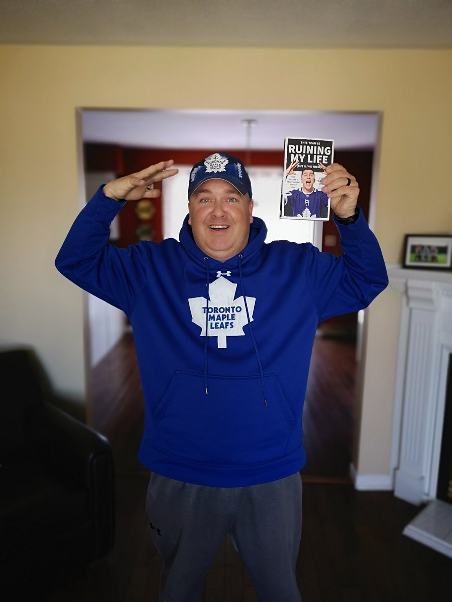 beardsnspurs's tweet photo. @Steve_Dangle my wife got me this today!!! Can't wait to read it, it'll have to be another night as the game is on #GoLeafsGo #thisteamisruiningmylife #SteveDangle
#Areyouin https://t.co/rUhSLVs65X