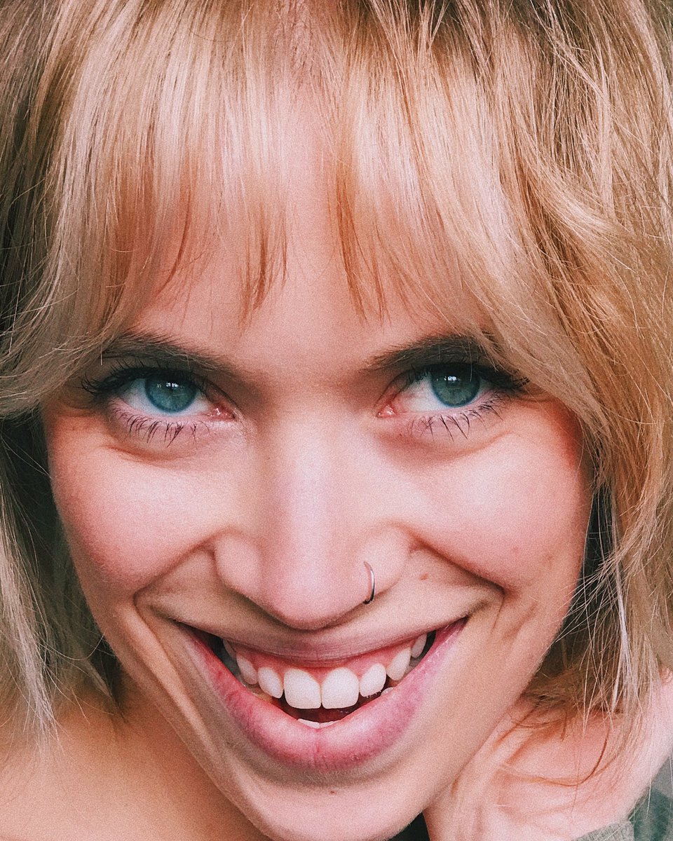 The secret to being a good hair model (I presume) is showing how good it looks on escalating levels of *~*goof*~*