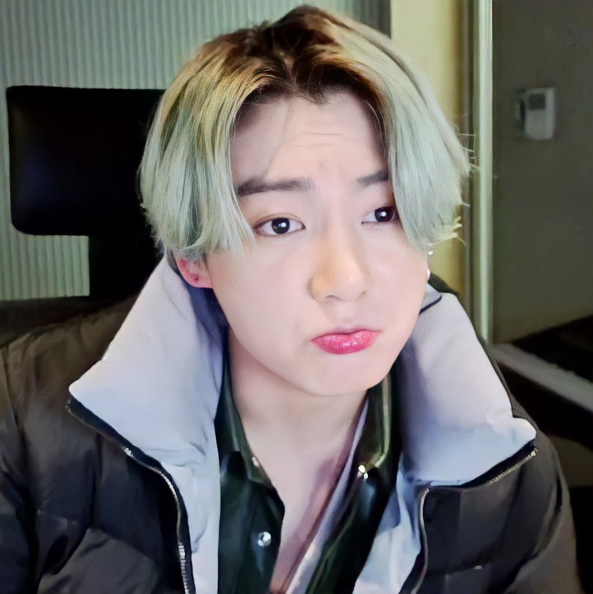 coversuga's tweet photo. coisas fofas que o jungkook já fez; a thread https://t.co/RuFzUMoJYB