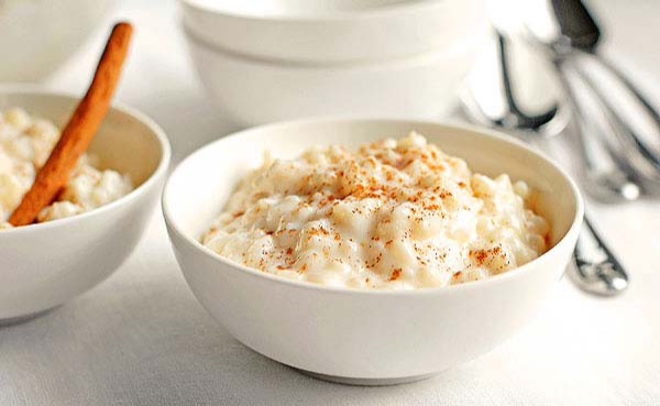If you’re a rice pudding fan, this Arroz Con Leche recipe is one to try! 😋🇪🇸 Shop high-quality, 100% Spanish Bomba Rice Extra on SALE at ➡️ Bottega.eu! 🍚 #Recipe and photo by <a href="/WearsManyHats/">Amy Johnson</a> 🕊️ ow.ly/P96850E4Eqe