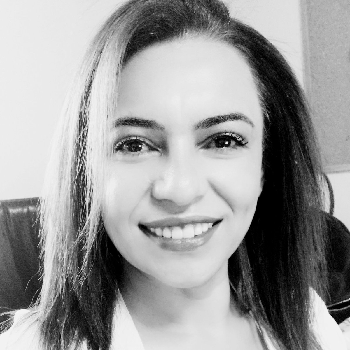 turkkanumay's tweet photo. Kabul ediyorum çünkü bir toplumda kadının gülebilmesi önemlidir👍 en makbulü de gözlerinin taa içinin gülebilmesidir🌼🥰
Challenge kabul edildi. GÜLÜMSEME zinciri #24 h #smilechain
#womensupportingwomen #istanbulsözleşmesiyaşatır https://t.co/GMtHudKY7T