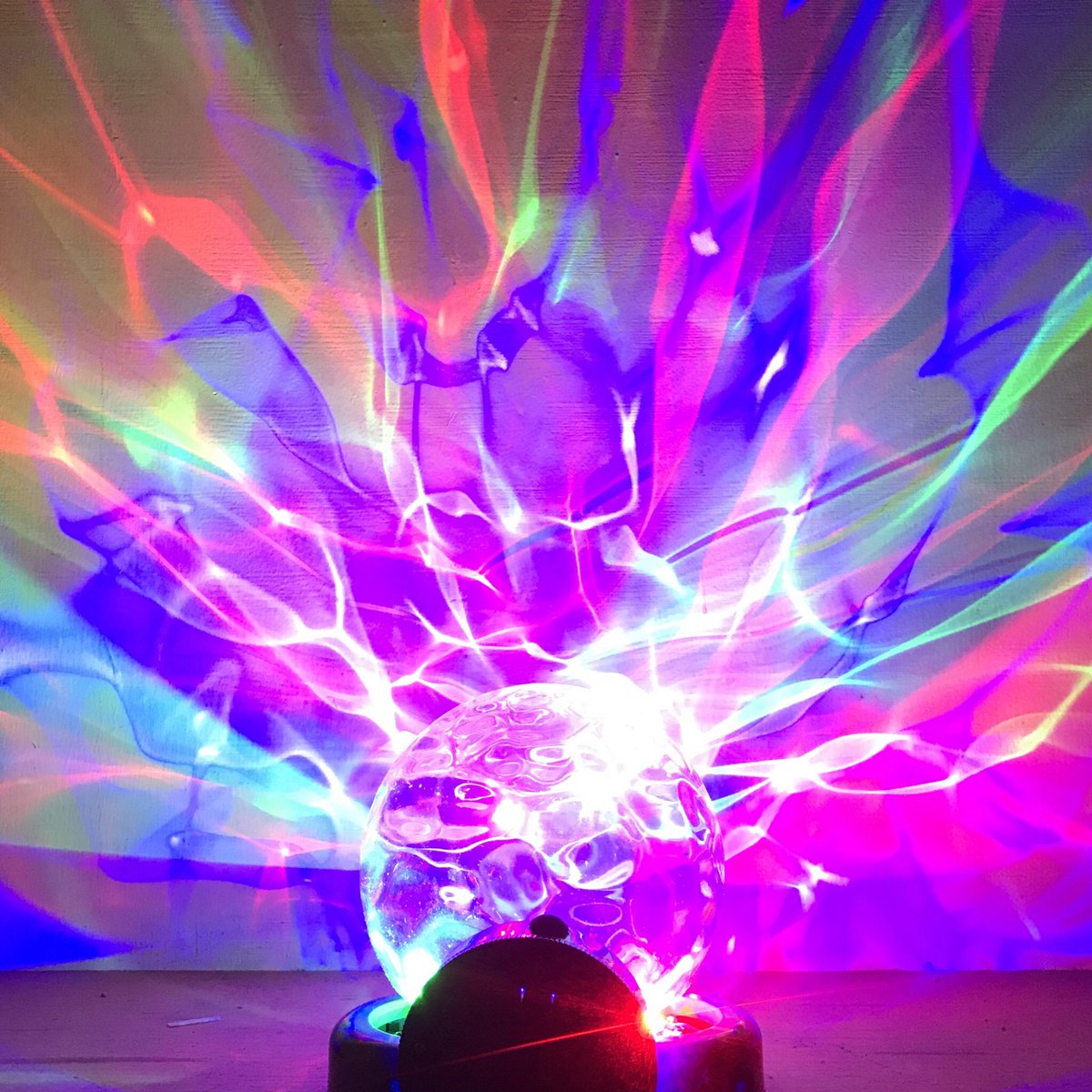 minatotakeo's tweet photo. 🔮🌊 x 🔴🟢🔵 = 📊🌪⚡️✨💫
.
#rgb #rgblighting #rgb_light #cmykbulb #gaminglights #light #rgblights #rgbled #rgblighting #rgbgaming #lightart #lighting #lightingdesign #rgbbulb #trippy #psychedelic #psychedelicart #mixedmediaart #lightart #lightinstallation #lightdesigneroficial https://t.co/kiG0OPOalD